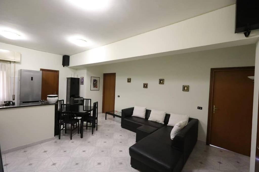 Apartment Pochi Passi Da San Pietro Metro A Cipro